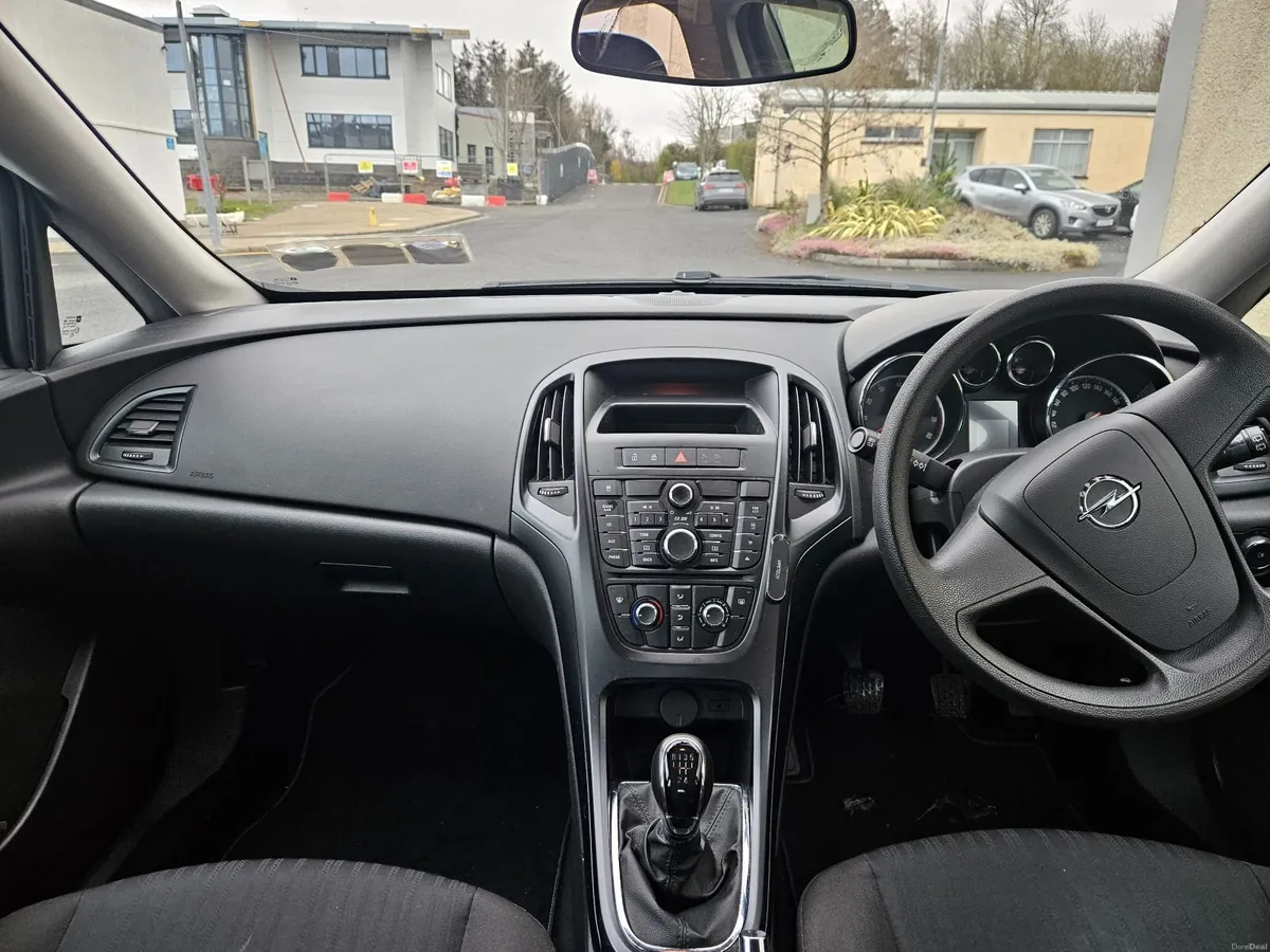 Opel Astra 2012 - Image 3