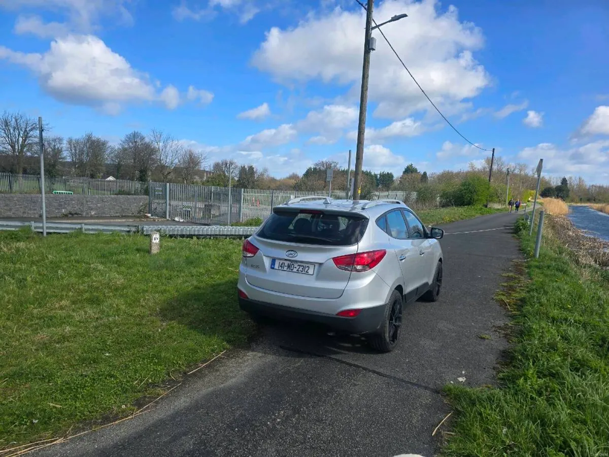 HYUNDAI IX35 AUTOMATIC - Image 2