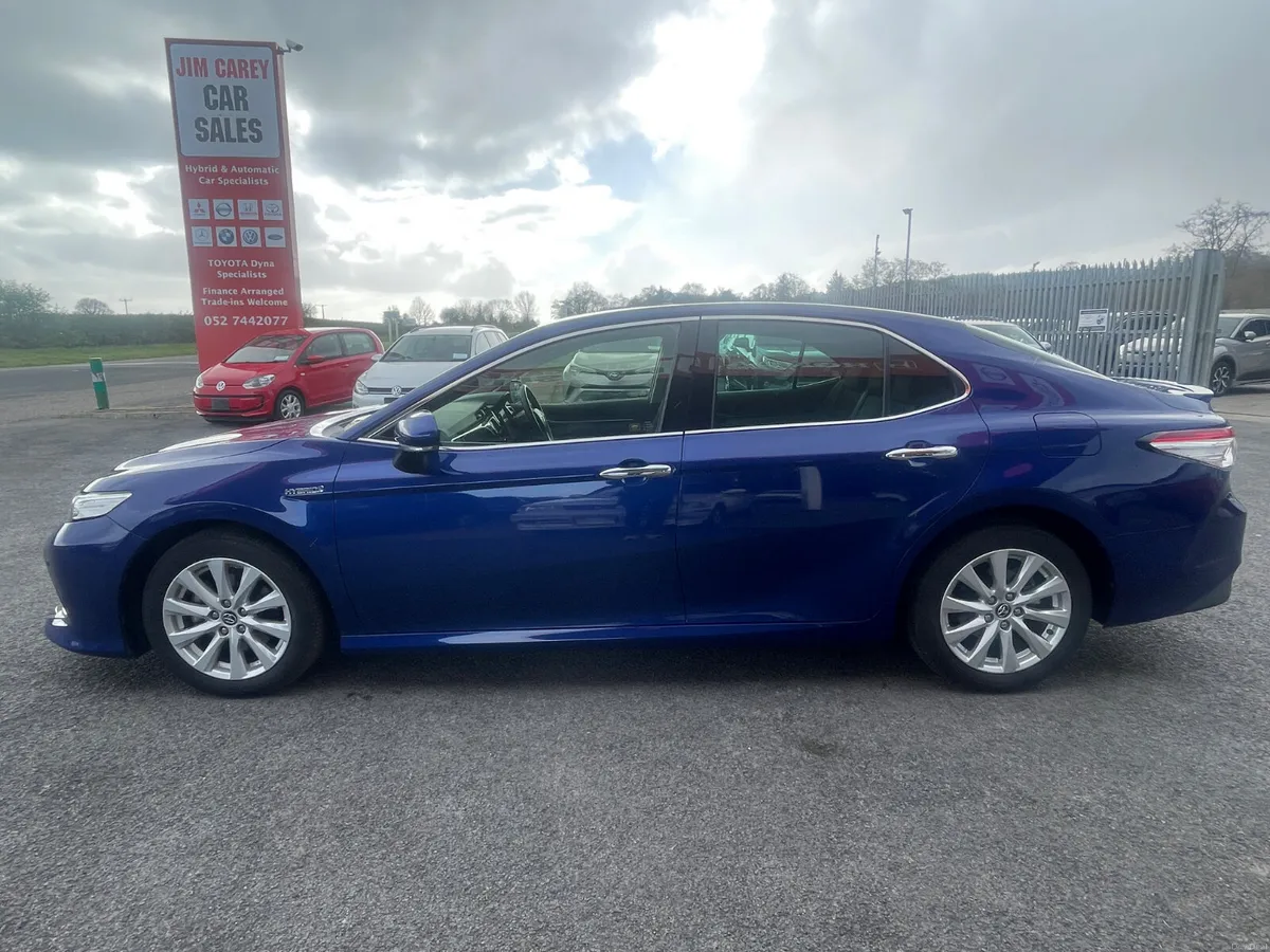 2017 Toyota Camry - Image 4