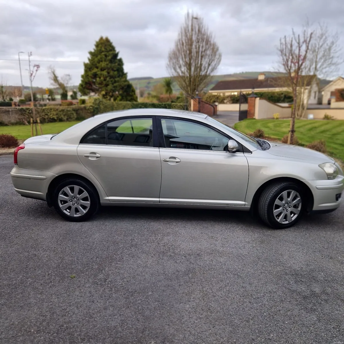 Toyota Avensis D4D 2009 Luna - Image 1