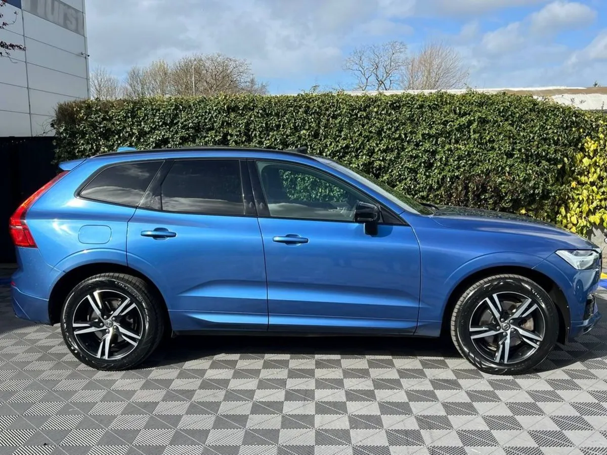 Volvo XC60 R-DESIGN T6 AWD 2.0 HYBRID // OPENING P - Image 3