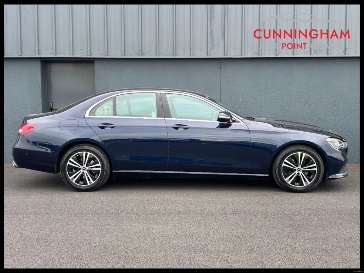 Mercedes-Benz E-Class E220d Avantgarde [Facelift M - Image 3