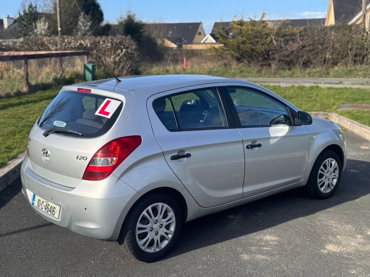 Hyundai i20 2010 1.2 petrol - Image 4
