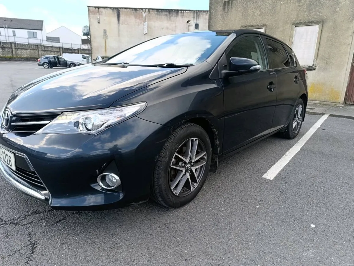 Toyota Auris 1.3 low milage. - Image 2