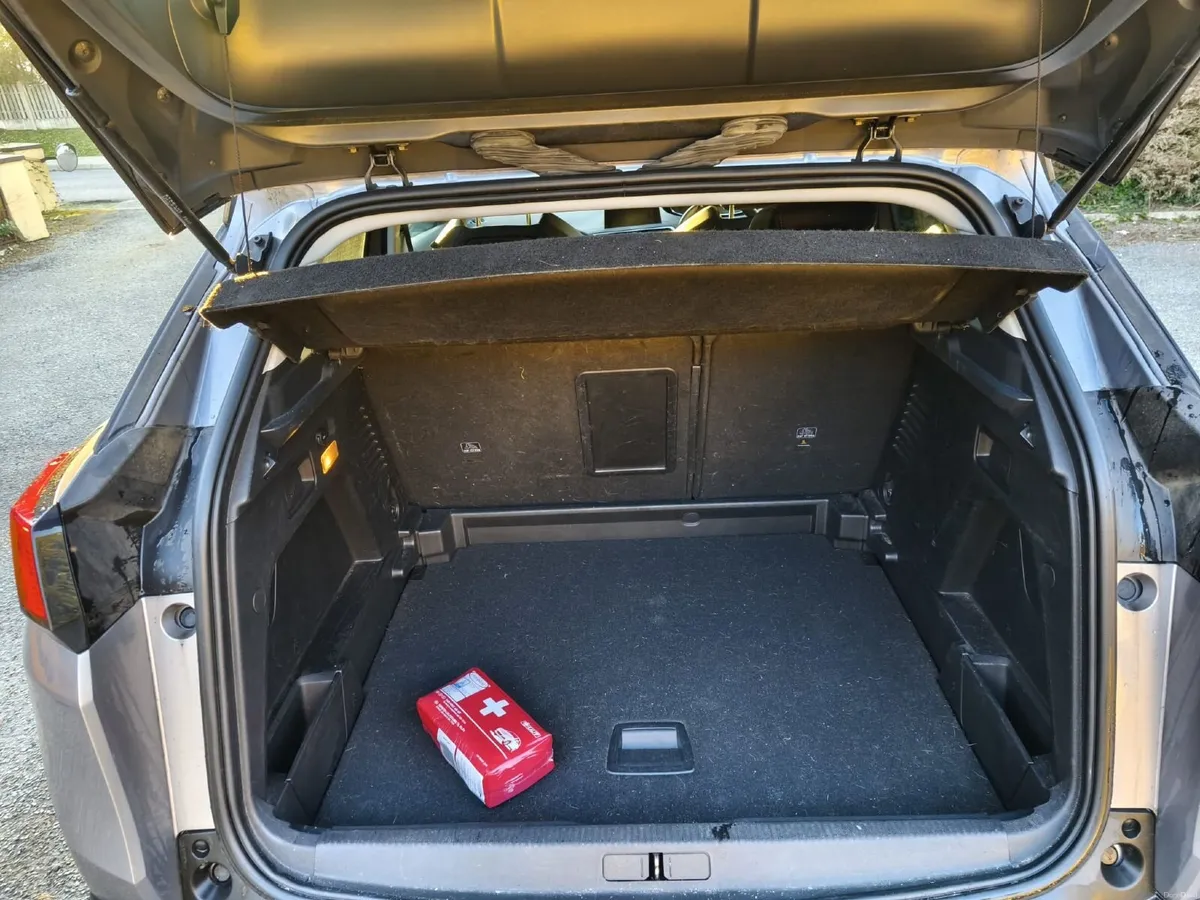 Peugeot 3008 2019 - Image 2