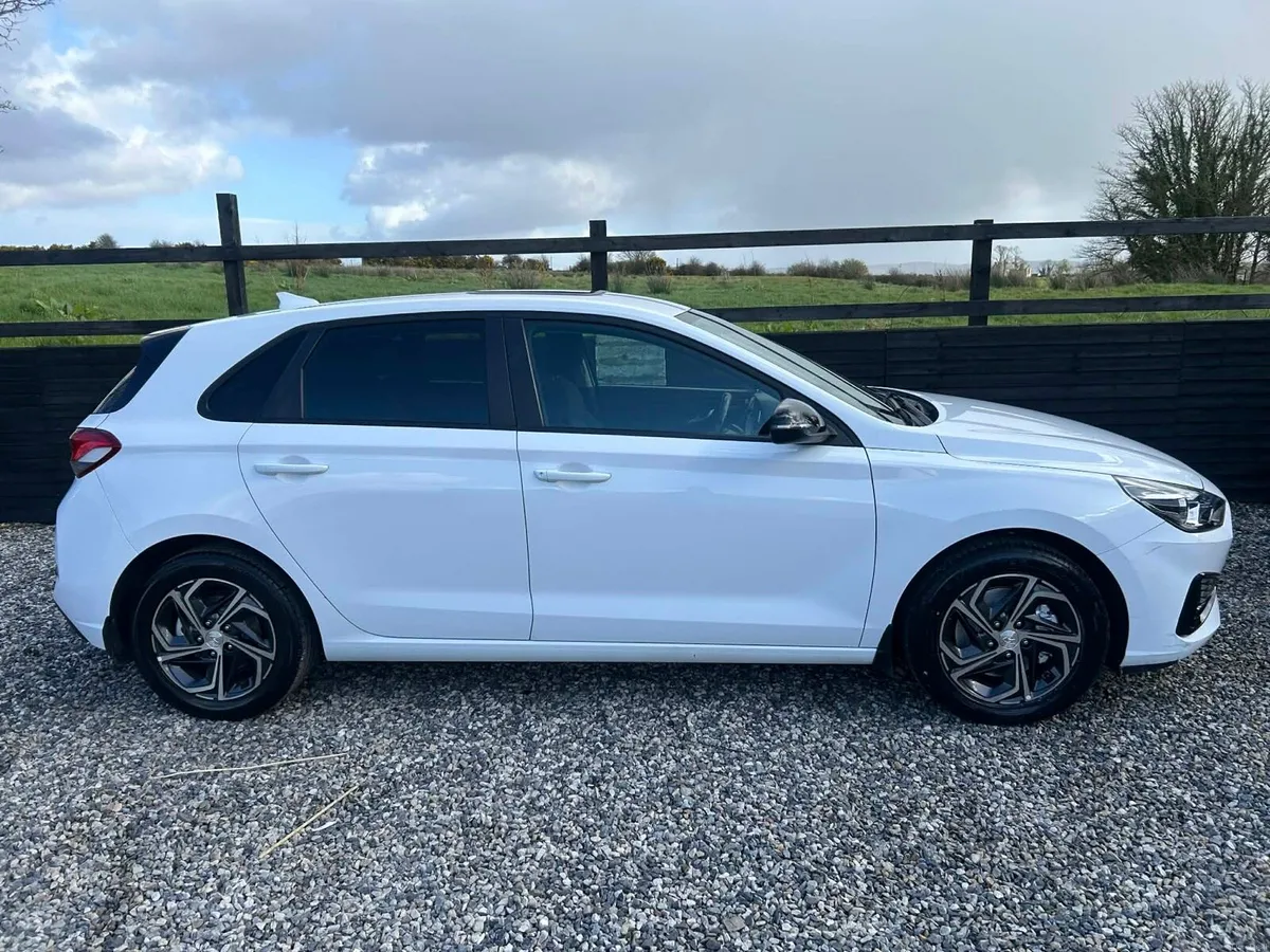 2021 HYUNDAI I30 DELUXE - Image 4