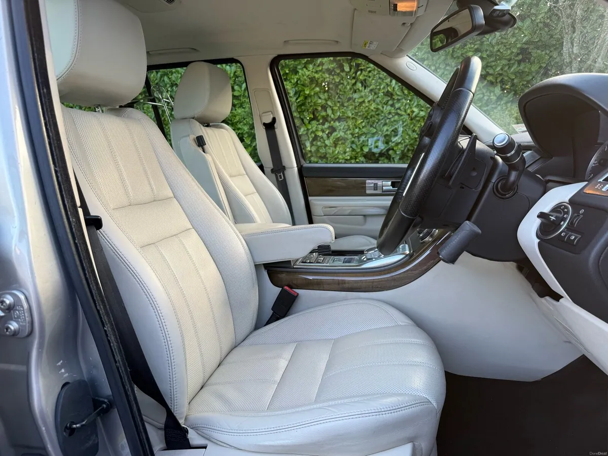 Range Rover Sport HSE **Full LR Service History** - Image 2