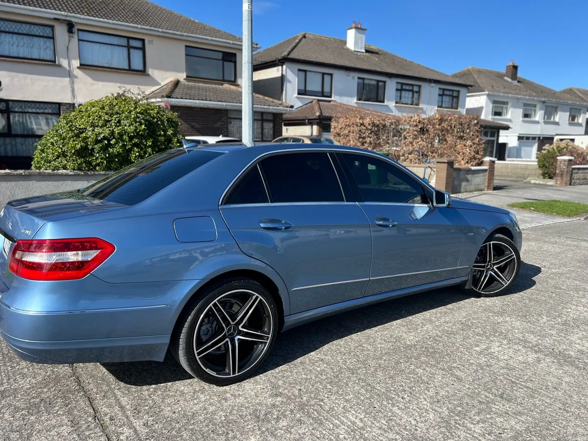 Mercedes Benz E200 CDI - Image 2
