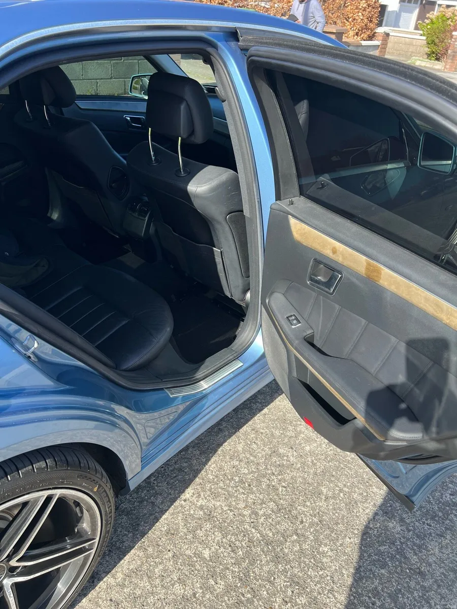 Mercedes Benz E200 CDI - Image 4