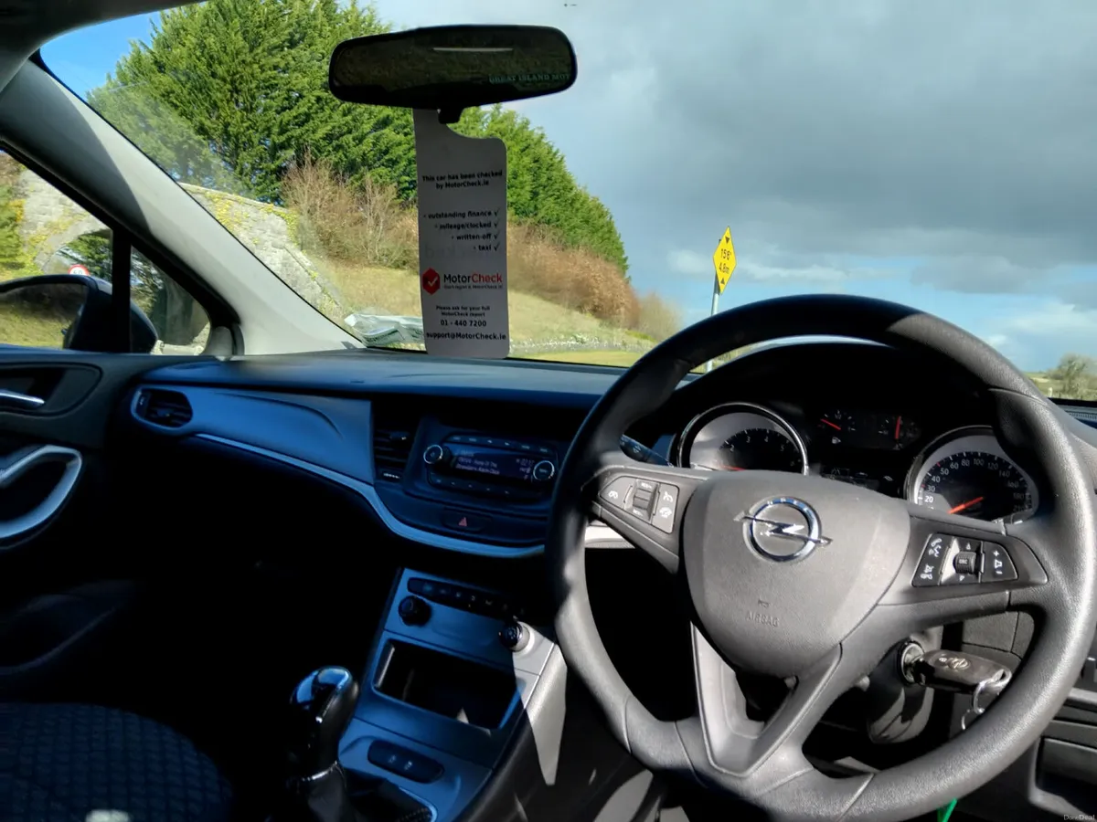 Opel Astra 2019 - Image 4