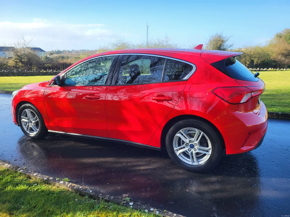 Ford Focus  TITANIUM 1.5 DIESEL - Image 4