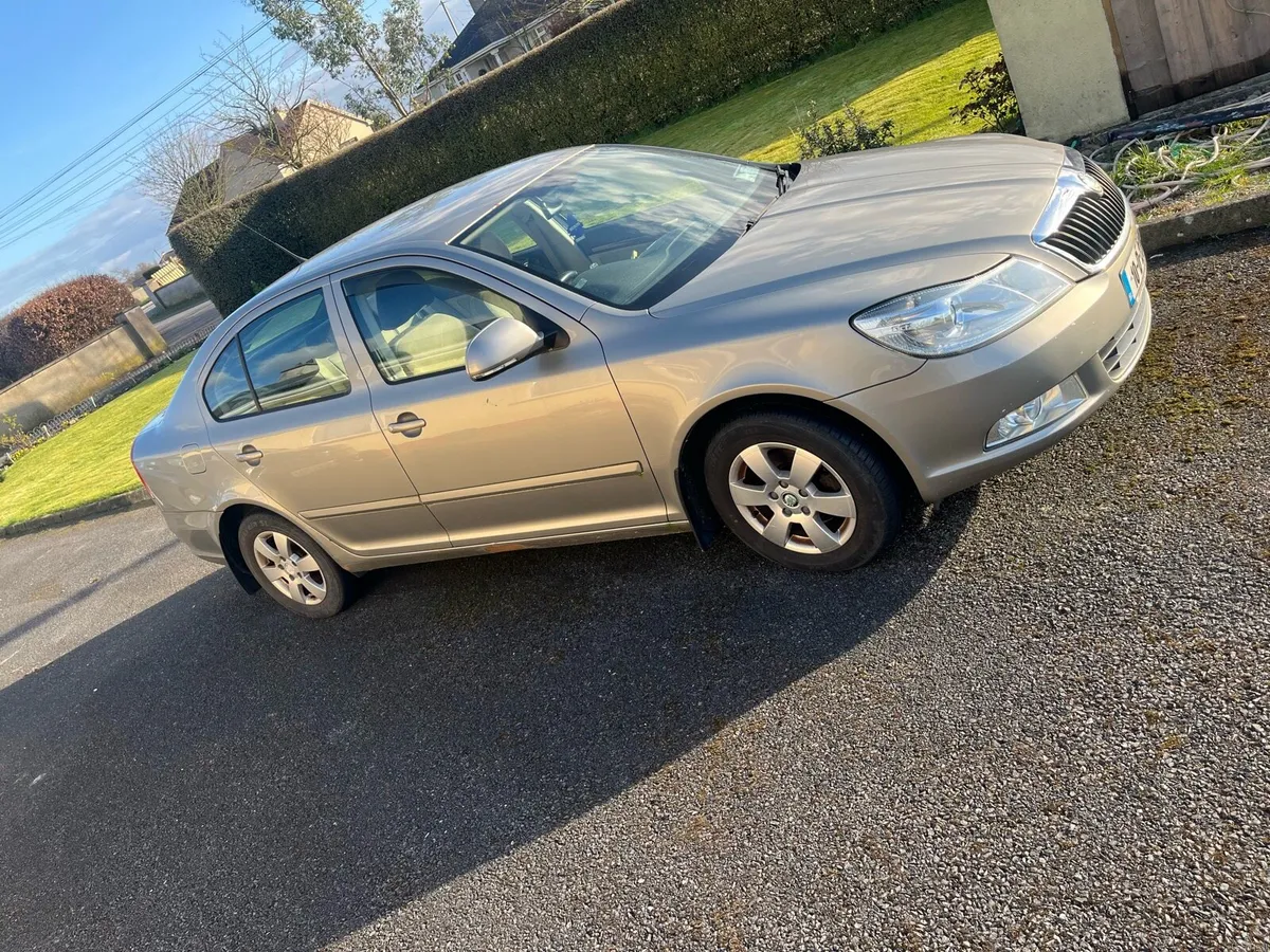 2010 Skoda Octavia 1.6 Diesel - Image 2