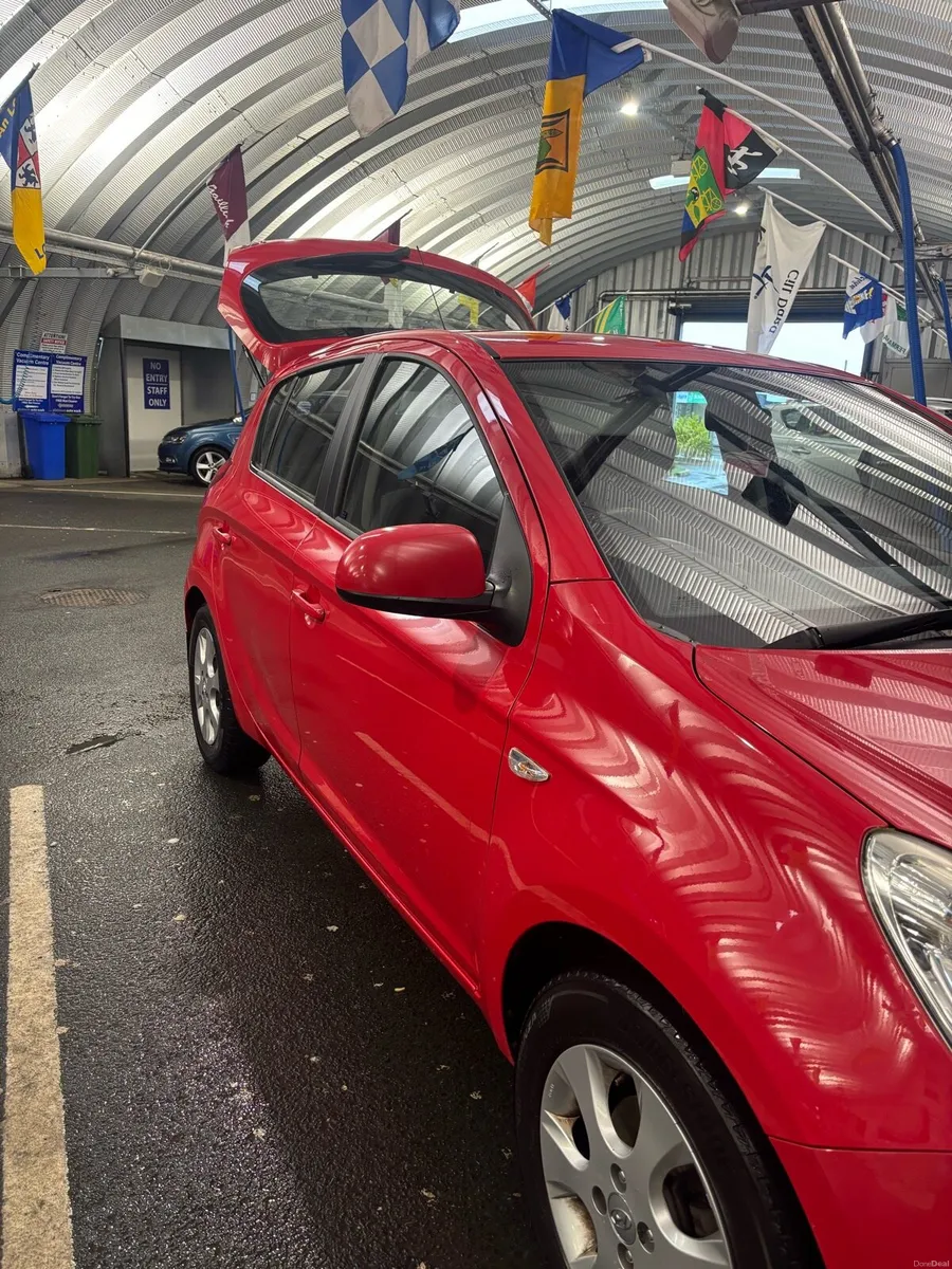 Hyundai i20 - Image 2
