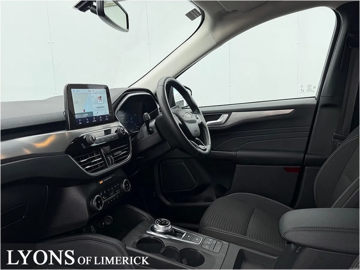 Ford Kuga 2.5 Duratec 225PS PHEV Titanium Auto - Image 3