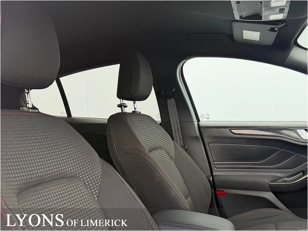 Ford Focus ST-Line 1.5L EcoBlue 115PS Auto - Image 3