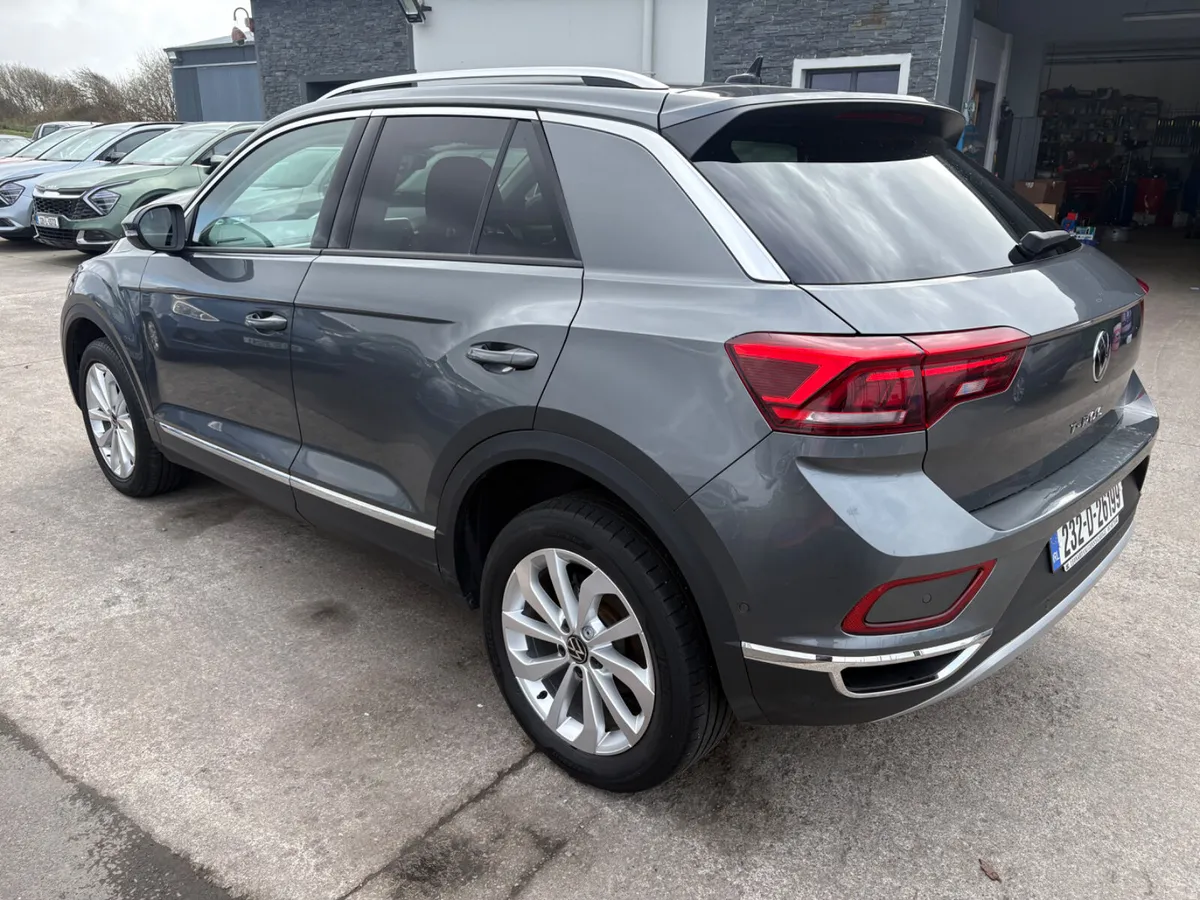 Volkswagen T-Roc 2023 - Image 4