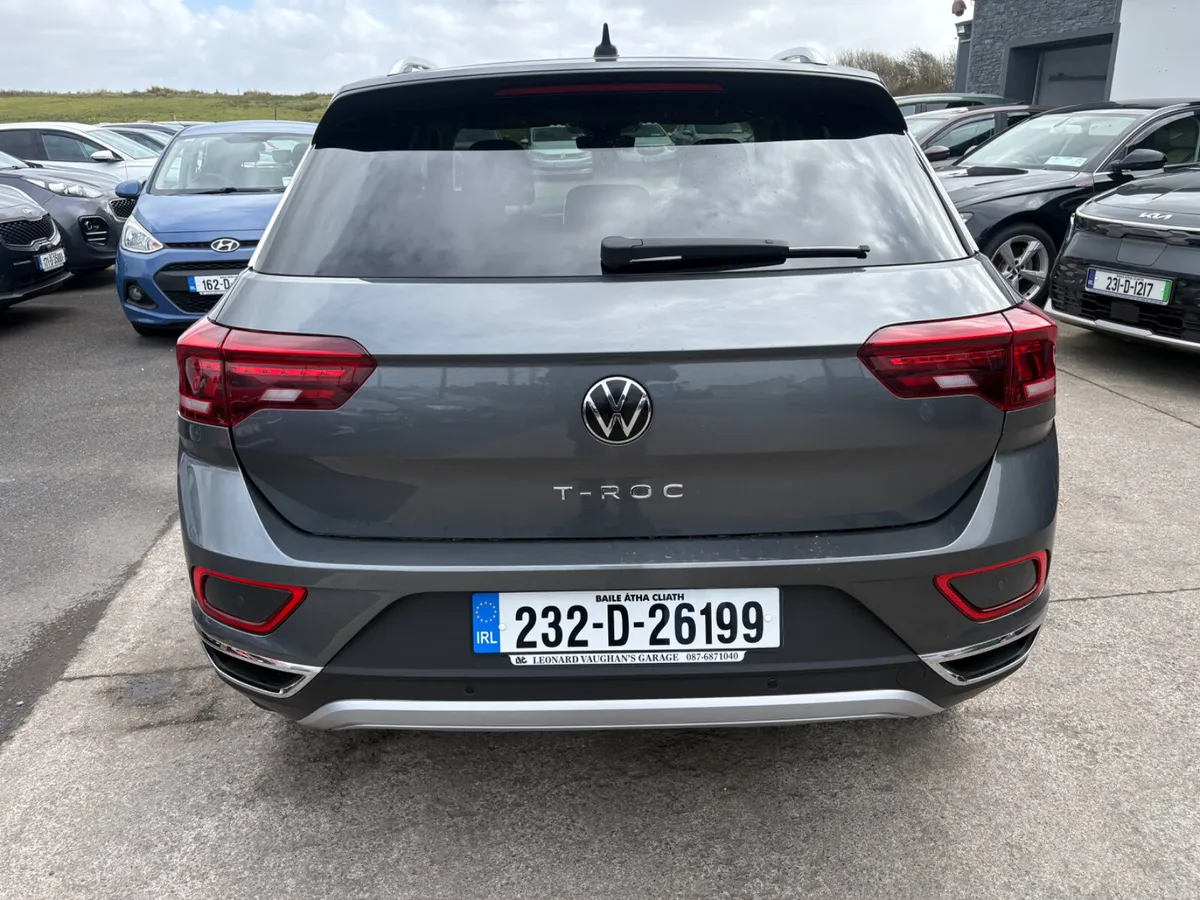 Volkswagen T-Roc 2023 - Image 3