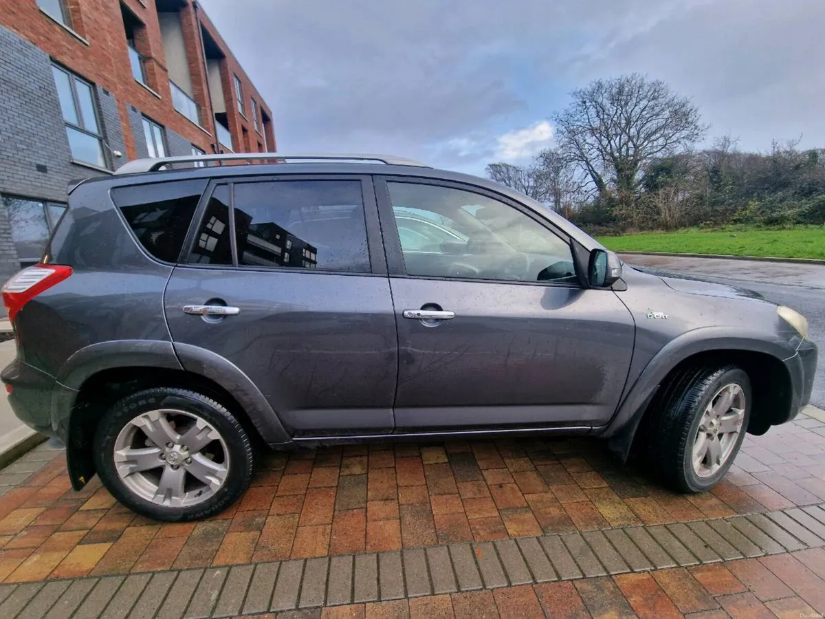 TOYOTA RAV4 2010 AUTOMATIC - Image 2
