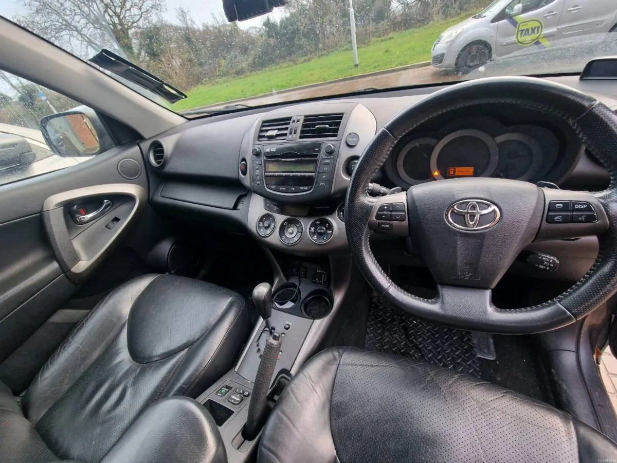 TOYOTA RAV4 2010 AUTOMATIC - Image 4