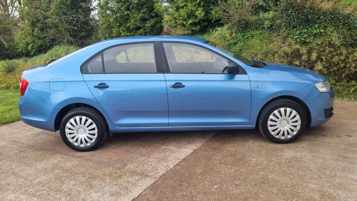 13 SKODA RAPID PETROL NCT 03/27 TAX €200 - Image 2