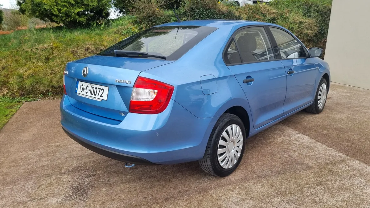 13 SKODA RAPID PETROL NCT 03/27 TAX €200 - Image 3