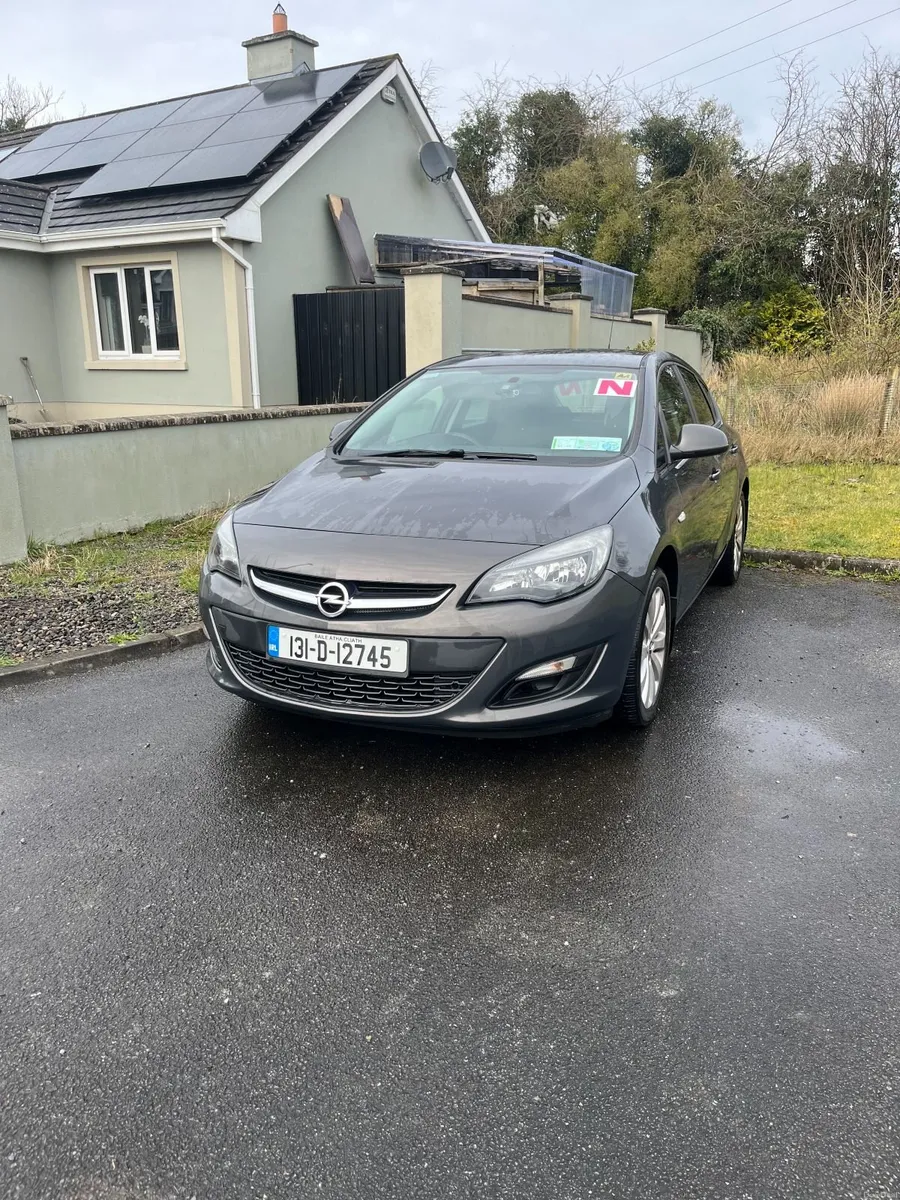 Opel Astra J 2013 - Image 2