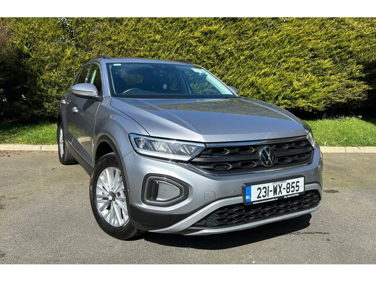 Volkswagen T-Roc LIFE 2.0 TDI MANUAL 6SPEED FWD 11 - Image 1