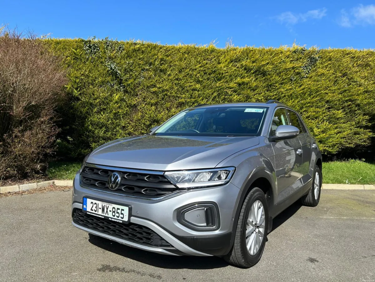 Volkswagen T-Roc LIFE 2.0 TDI MANUAL 6SPEED FWD 11 - Image 3