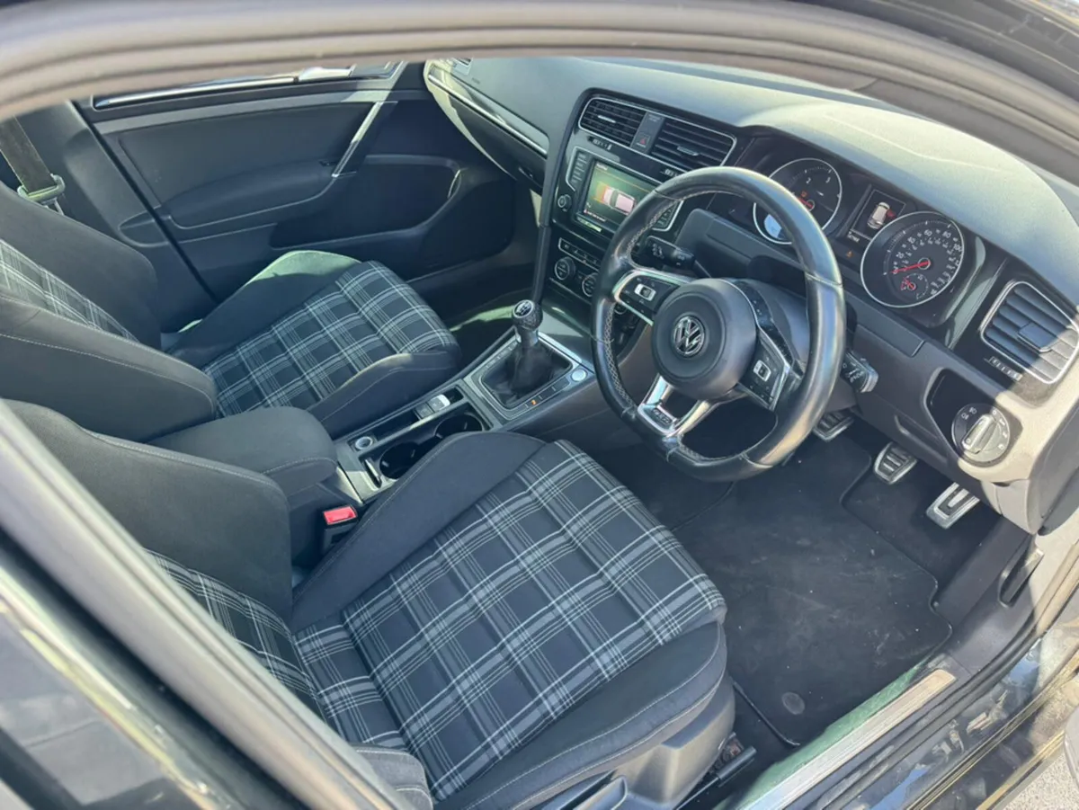 Volkswagen Golf 2.0 TDI GTD BLUEMOTION 184PS 5DR - Image 6