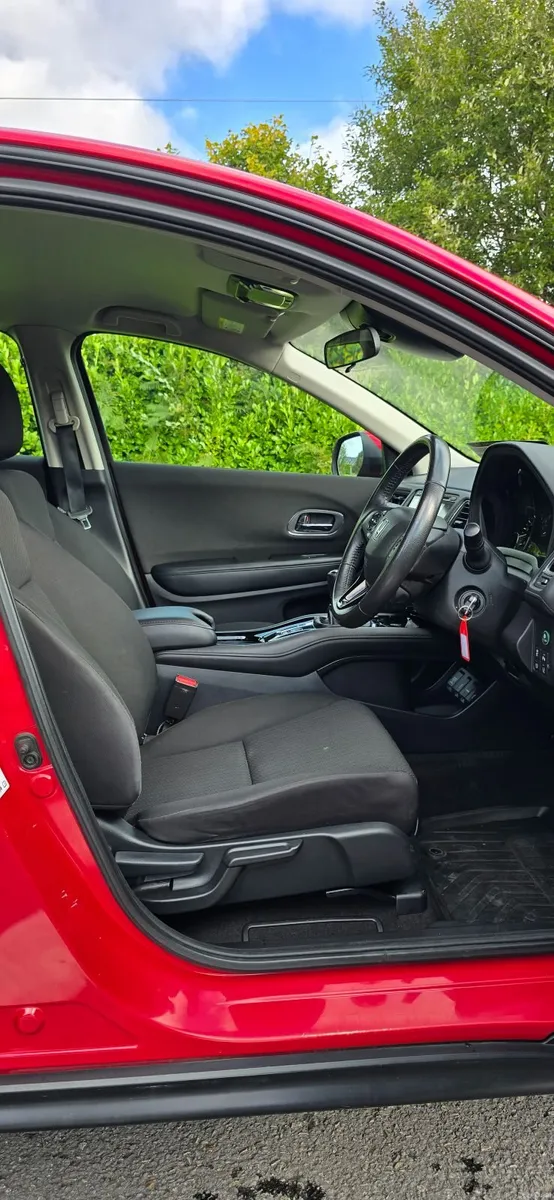 Honda HR-V 2017 Diesel - Fully Serviced - Image 6