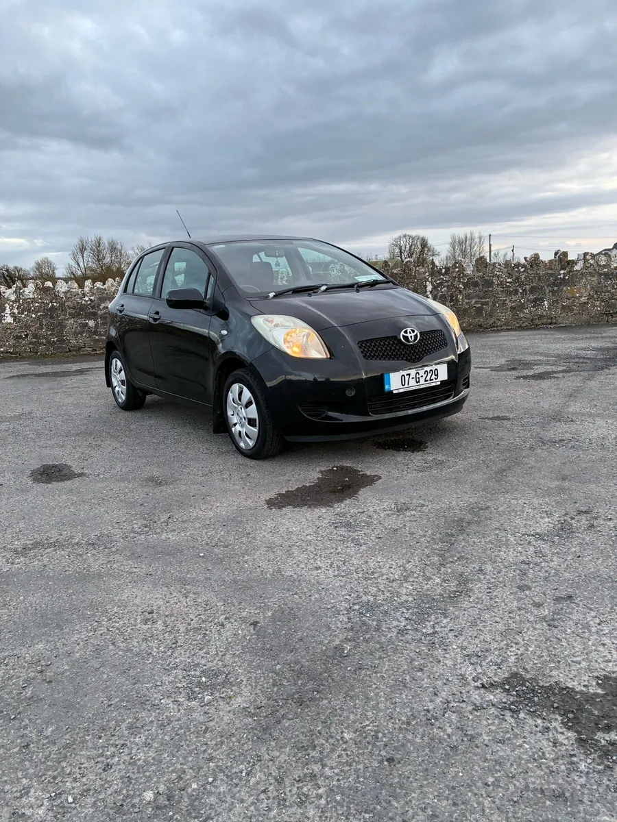 Toyota YARIS - Image 1
