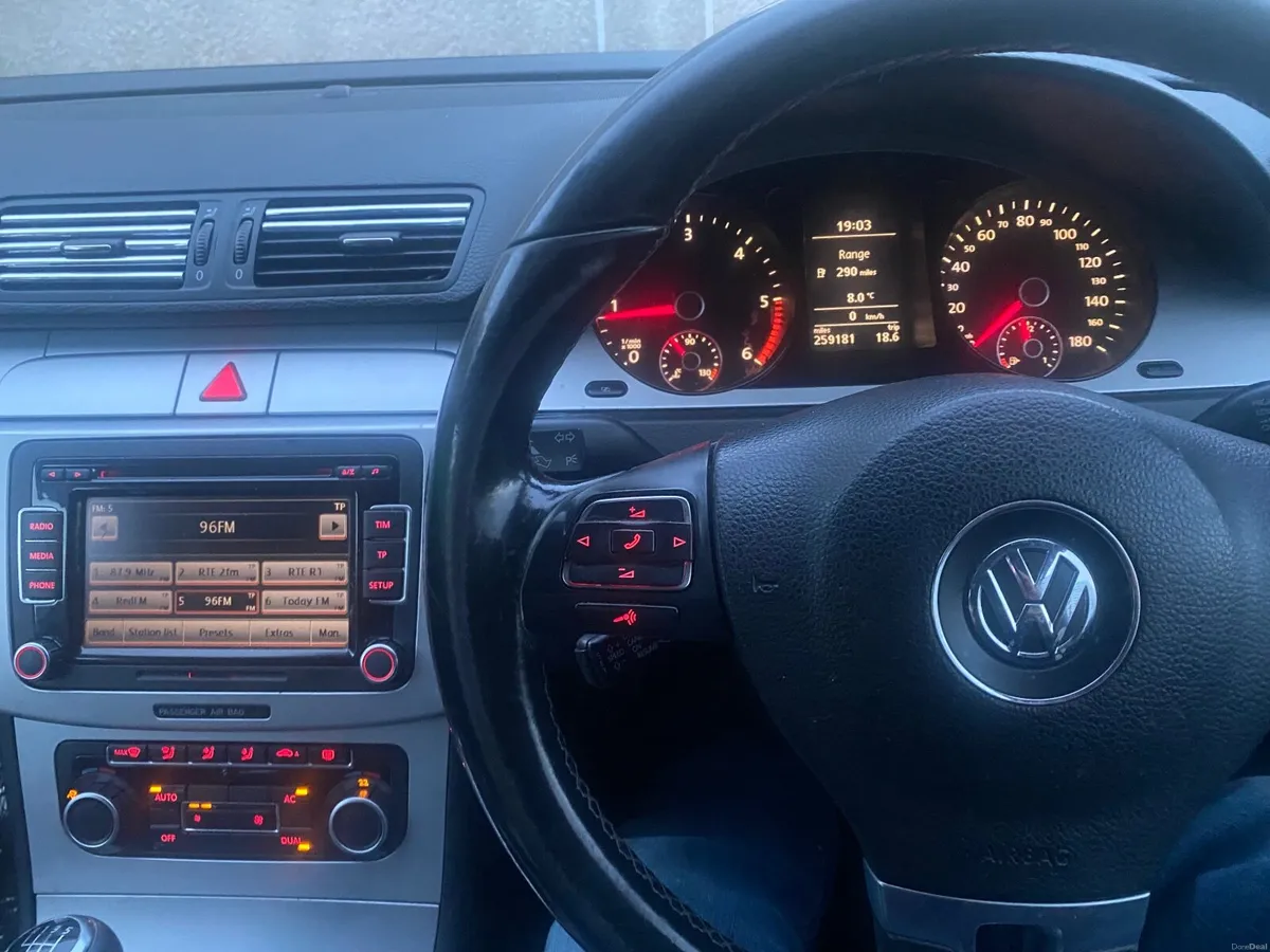 Volkswagen Passat CC 2009 - Image 4