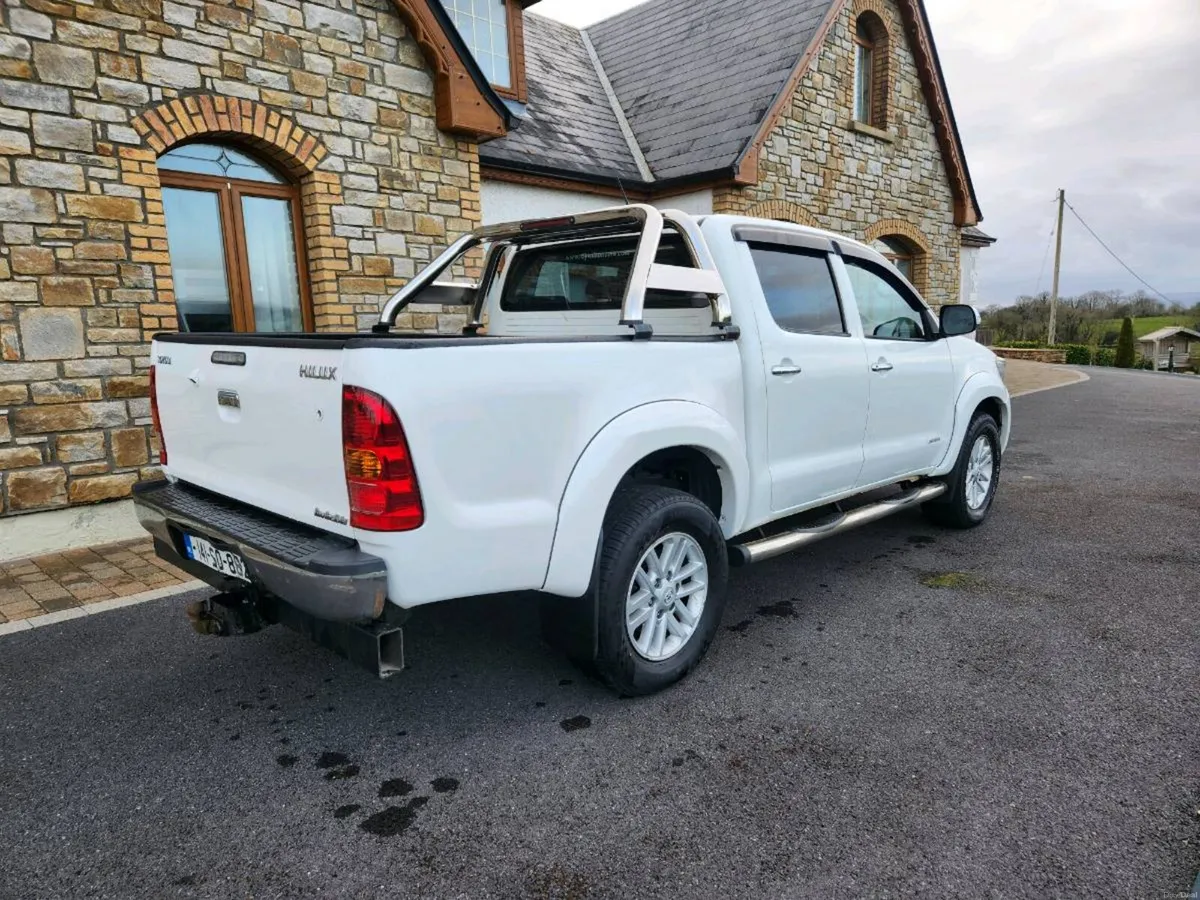 Toyota Hilux Invincible *NEW CHASSIS* - Image 3