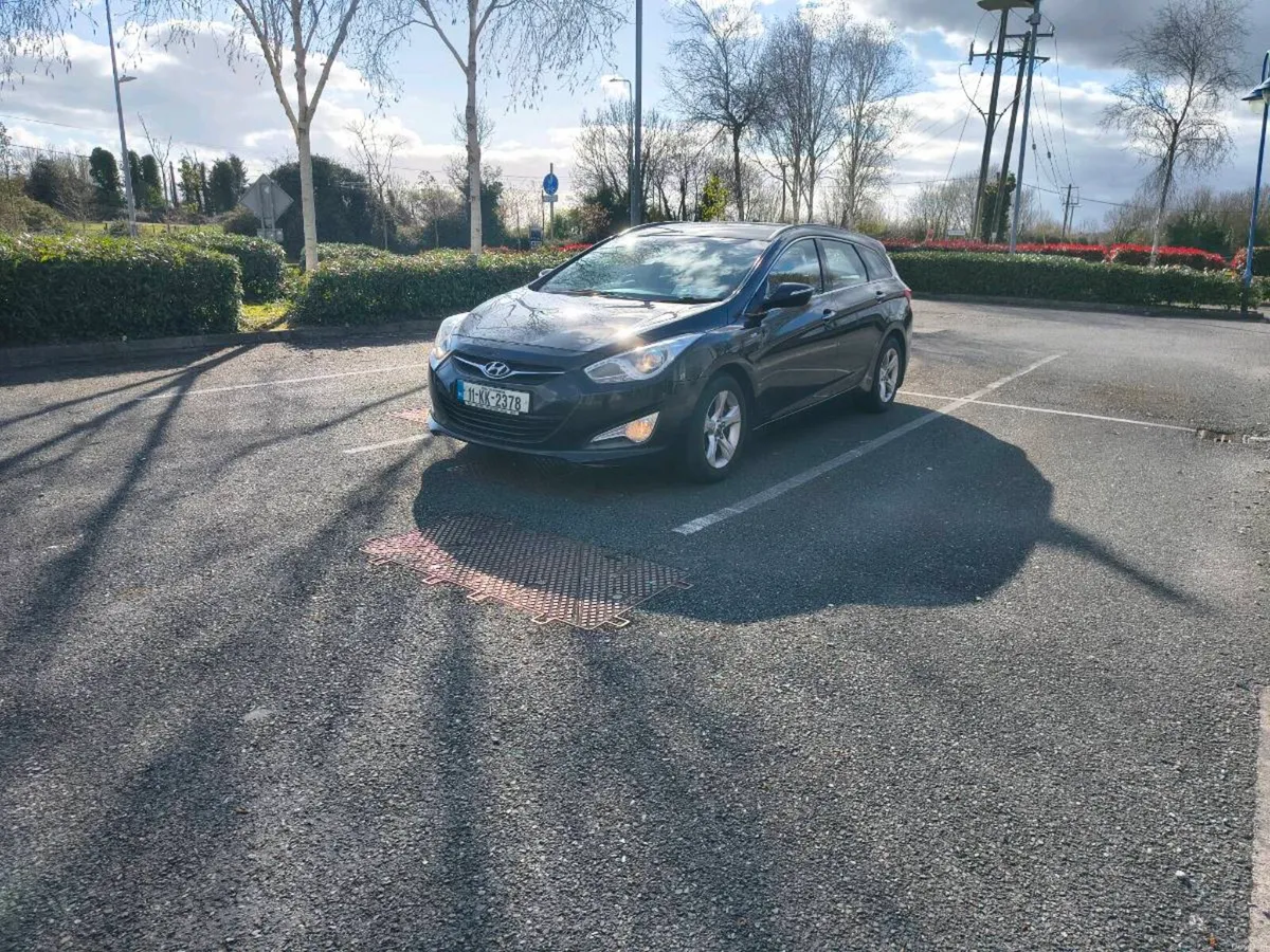 Hyundai i40 estate - Image 2