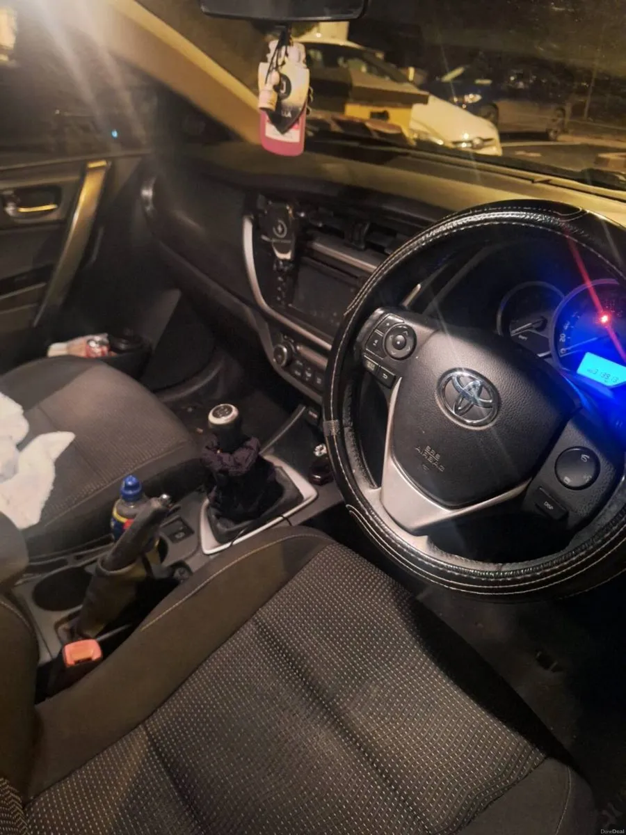 Toyota auris - Image 4