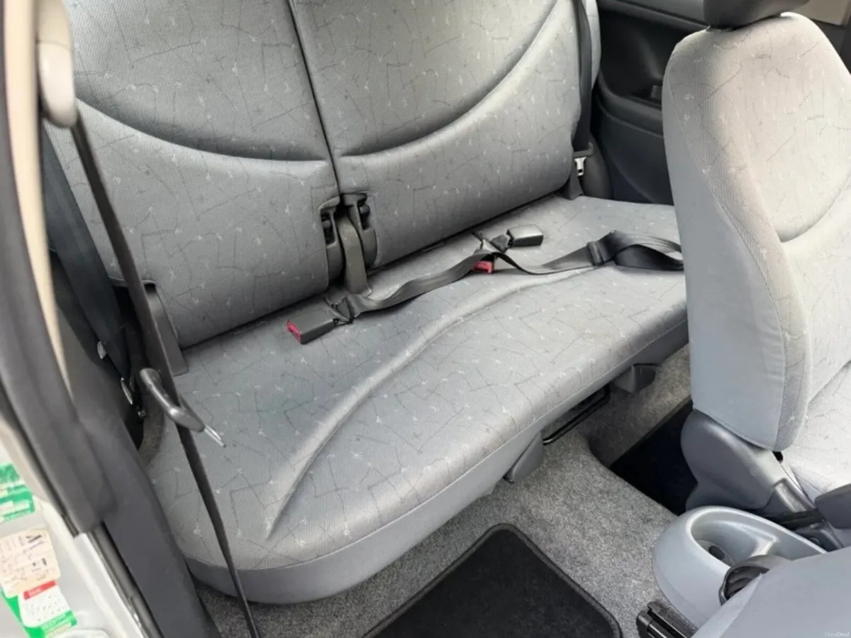 Toyota Yaris - Image 4