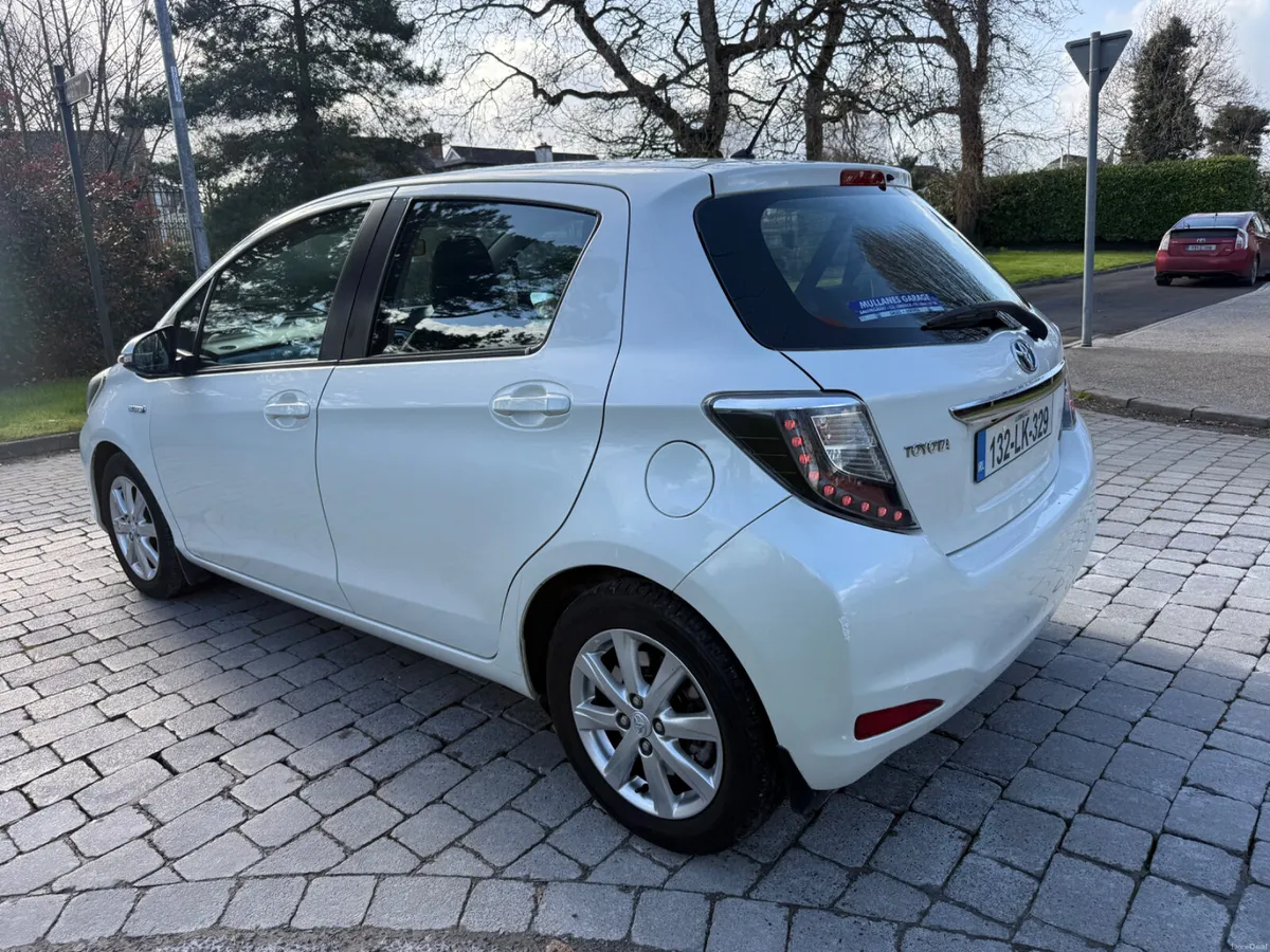 Toyota Yaris Hybrid Automatic - Image 4