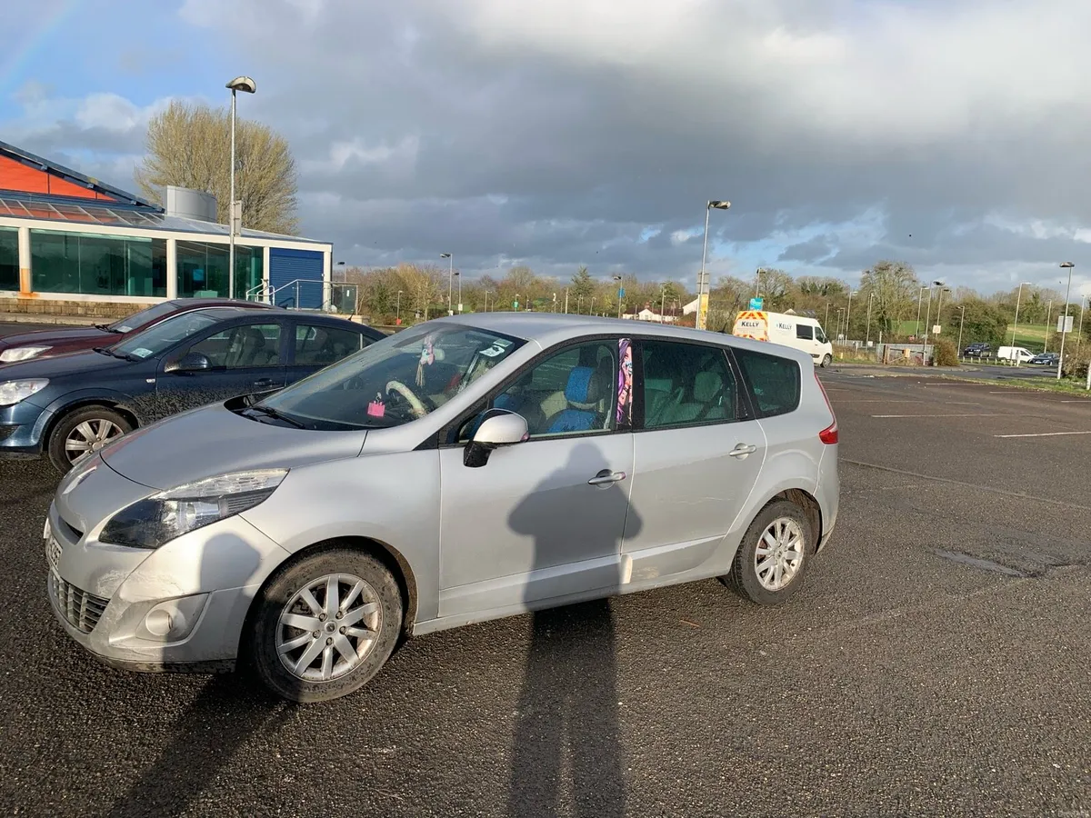 Renault Grand Scenic - Image 3