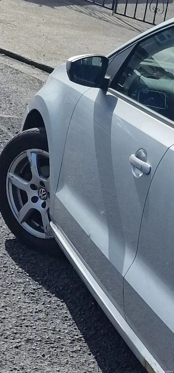 Volkswagen Polo 2011 - Image 2