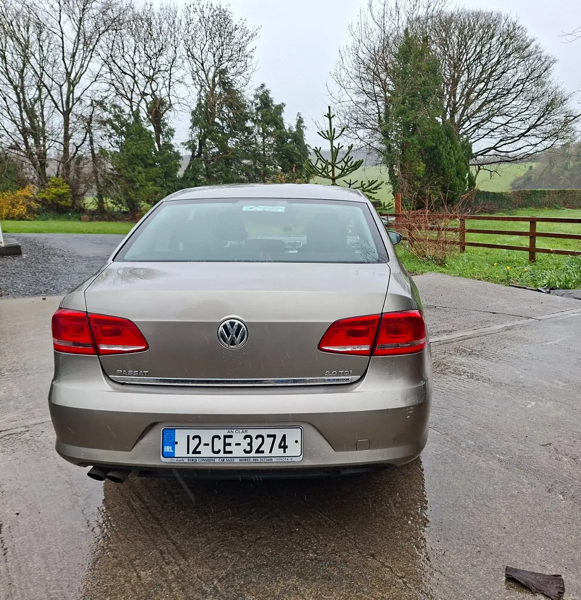 Volkswagen Passat 2012 - Image 2