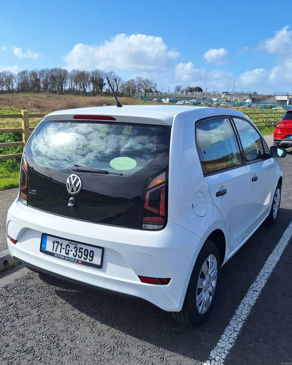 Volkswagen up! 2017 - Image 2
