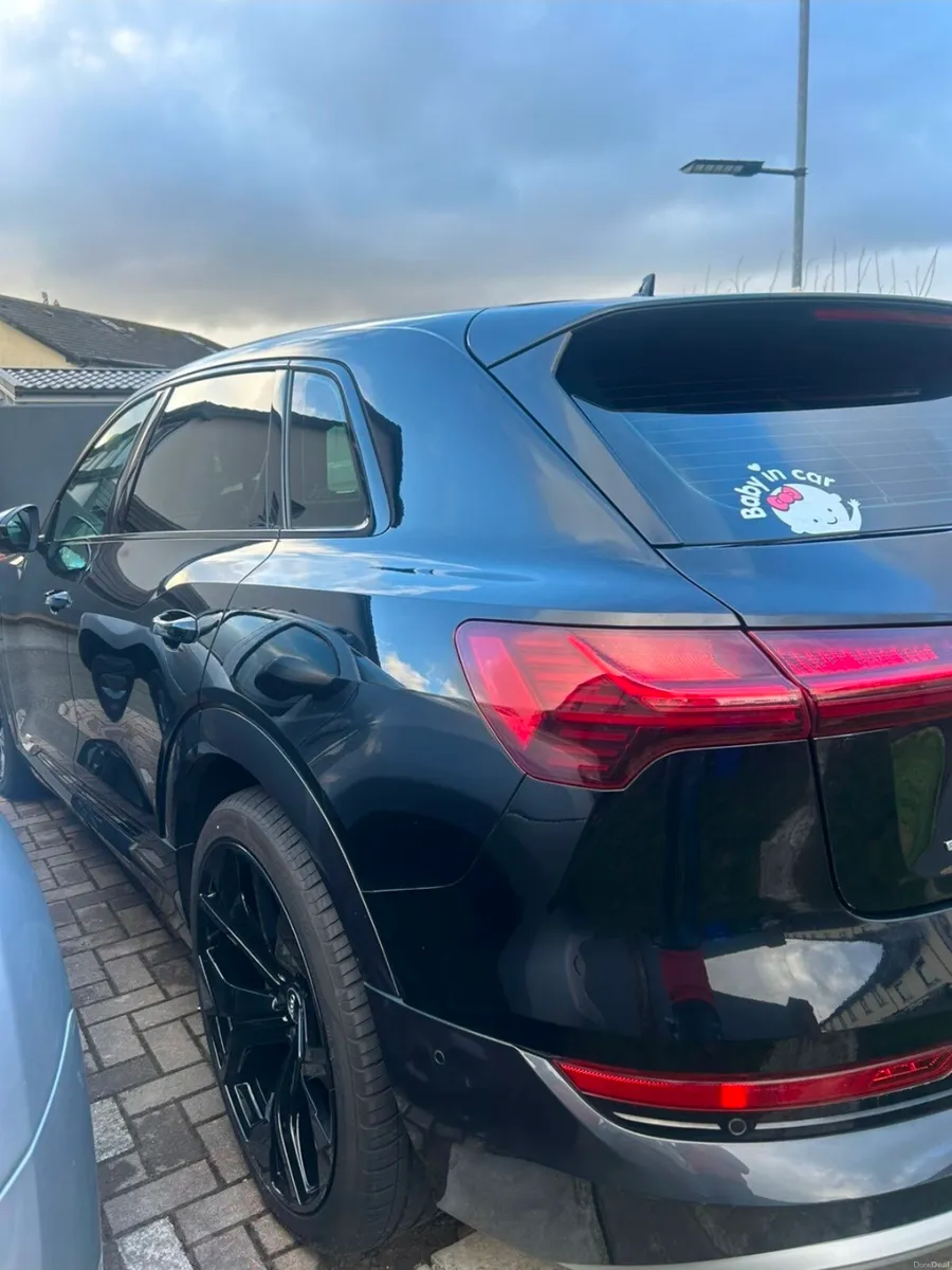 2021 Audi e-tron 50quattro – High Spec- low milage - Image 3