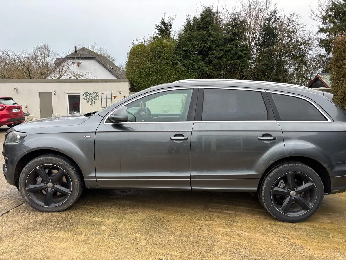 audi Q7 - Image 2