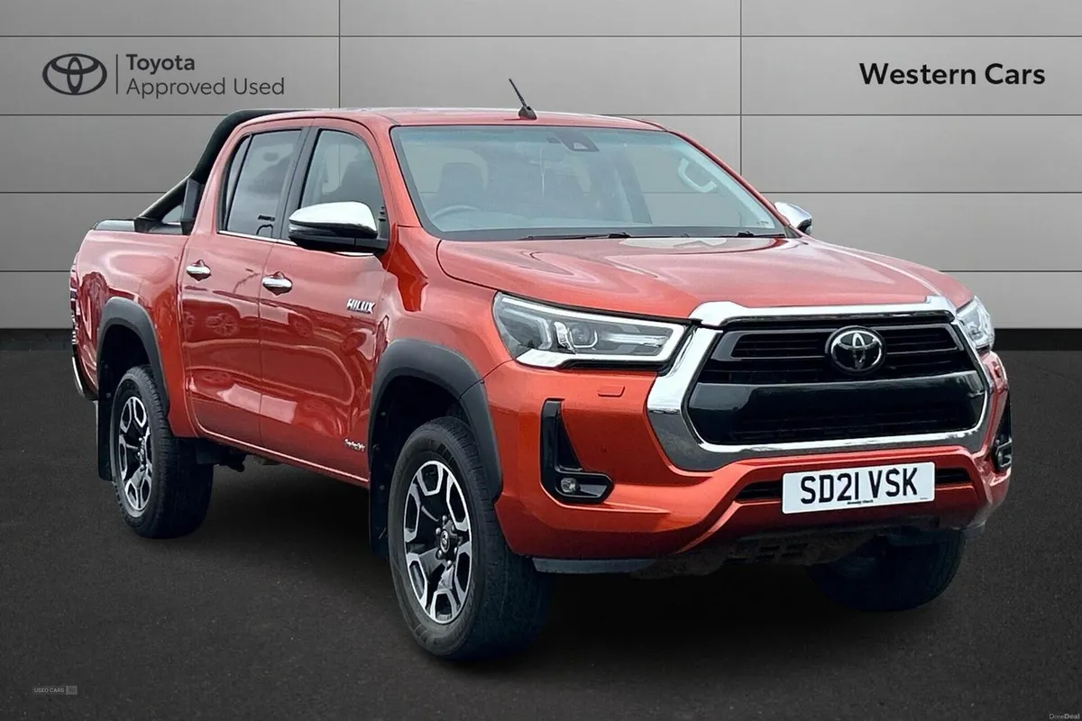 Toyota Hilux 2.8 D-4D Invincible Auto 4WD Euro 6 ( - Image 1