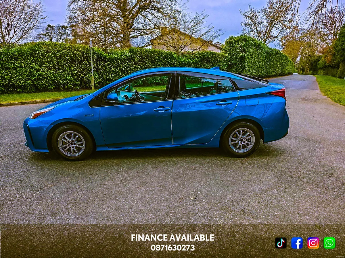 2020 Toyota Prius 1.8 Petrol Hybrid Automatic - Image 3