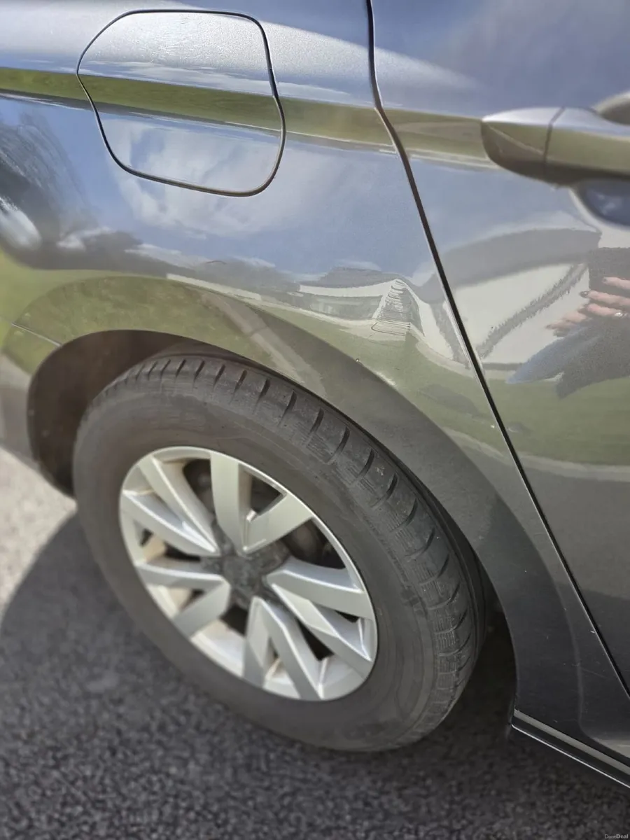 Volkswagen Passat 2016 - Image 4