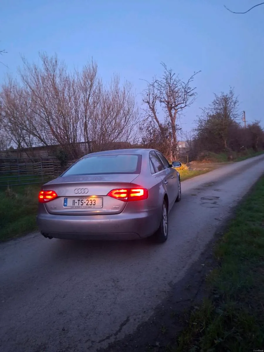 2011 audi a4 - Image 4