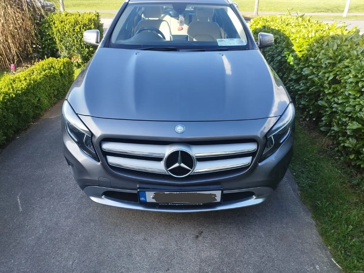 Mercedes-Benz GLA 2015 - Image 2