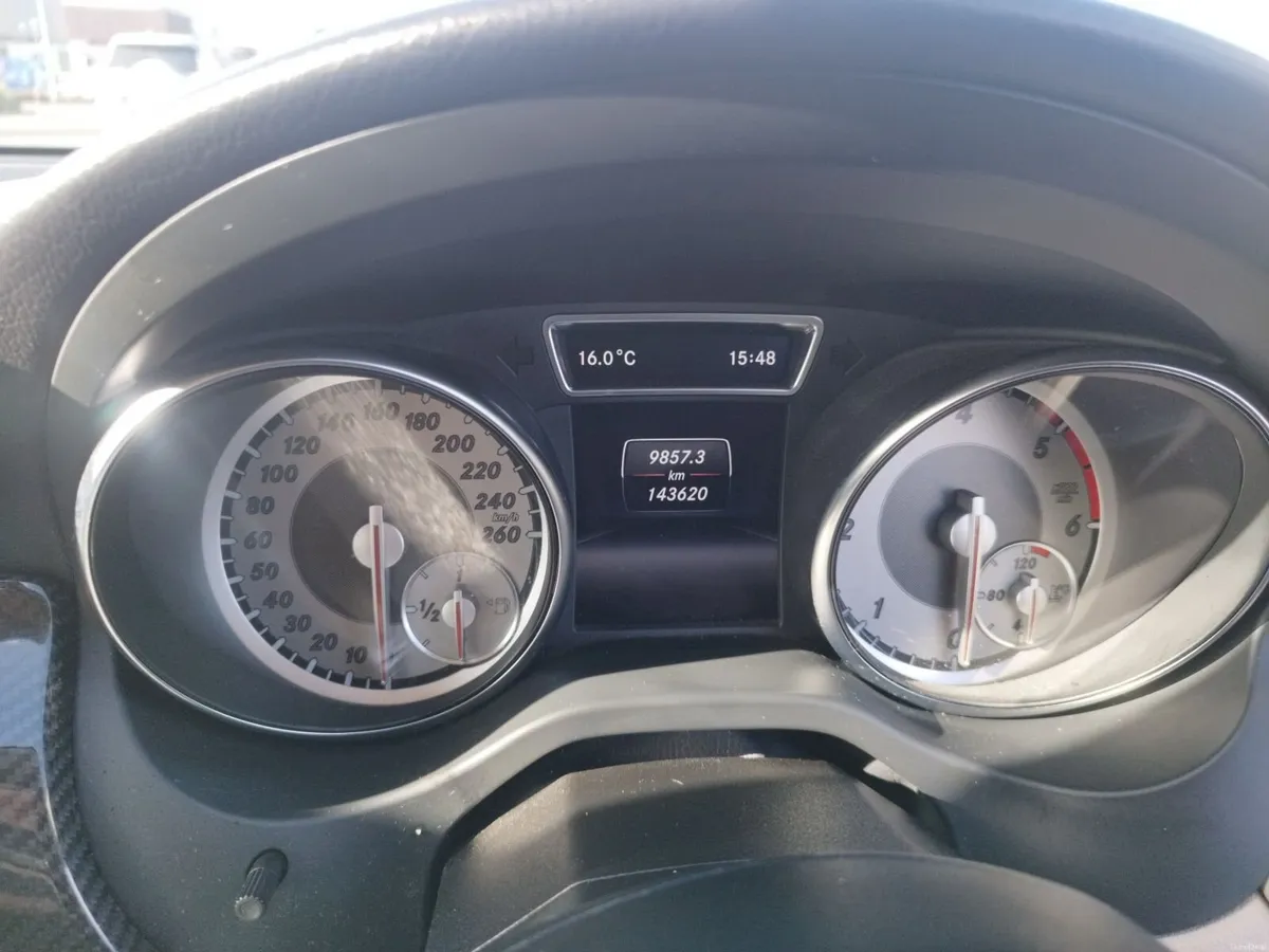 Mercedes-Benz GLA 2015 - Image 4