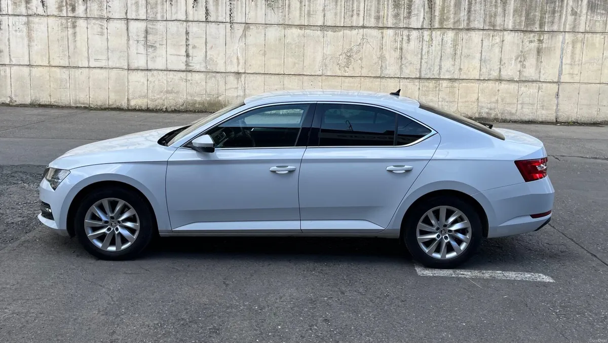 2024 SKODA SUPERB AMBITION 2.0 TDI 150HP DSG AUTO. - Image 2